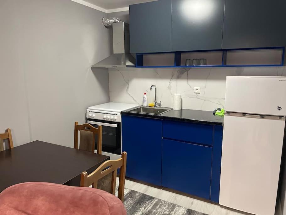 Sunny Prishtina Apartment Priştine Dış mekan fotoğraf