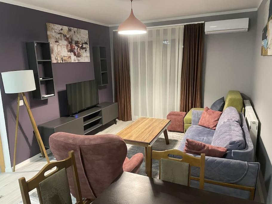 Sunny Prishtina Apartment Priştine Dış mekan fotoğraf