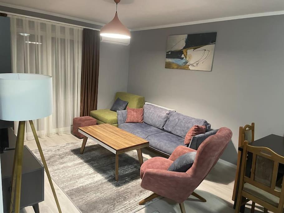 Sunny Prishtina Apartment Priştine Dış mekan fotoğraf